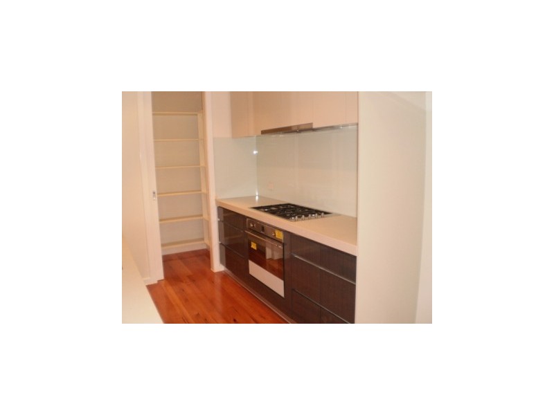 2/28 Severn Street, Newport VIC 3015