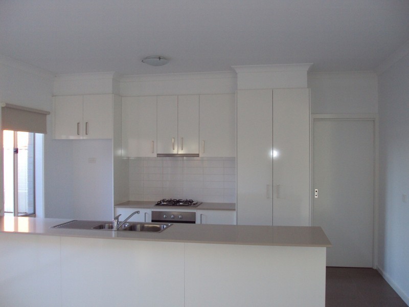 2/11 Millennium Drive, Sunshine West VIC 3020