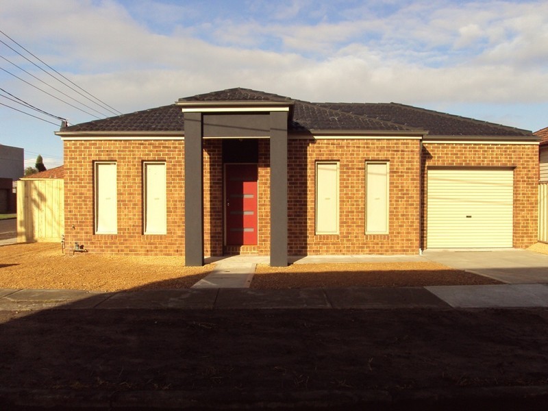 1/13 Thwaites Street, Albion VIC 3020