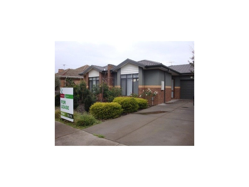 13a Eames Avenue, Brooklyn VIC 3012