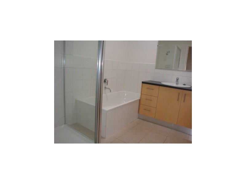 13a Eames Avenue, Brooklyn VIC 3012