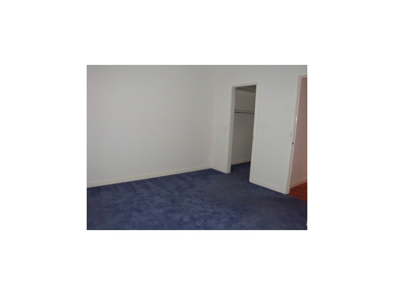 13a Eames Avenue, Brooklyn VIC 3012