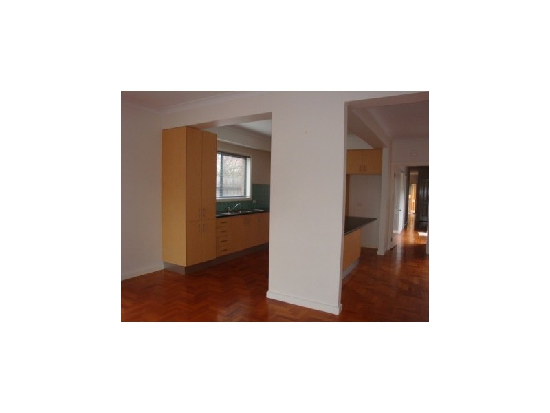 13a Eames Avenue, Brooklyn VIC 3012