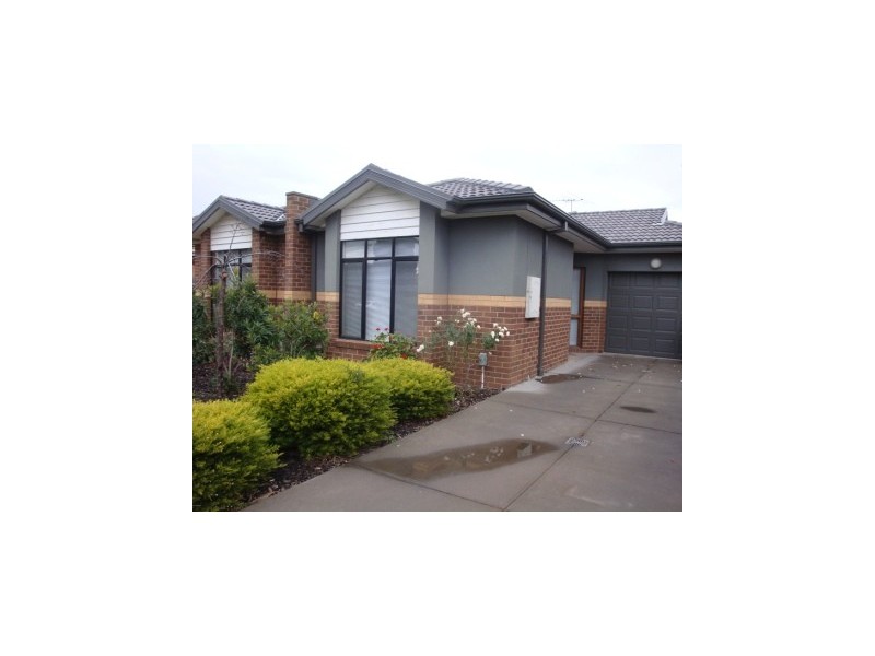 13a Eames Avenue, Brooklyn VIC 3012