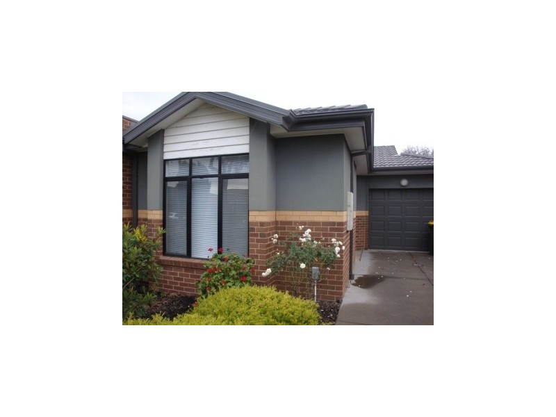 13a Eames Avenue, Brooklyn VIC 3012