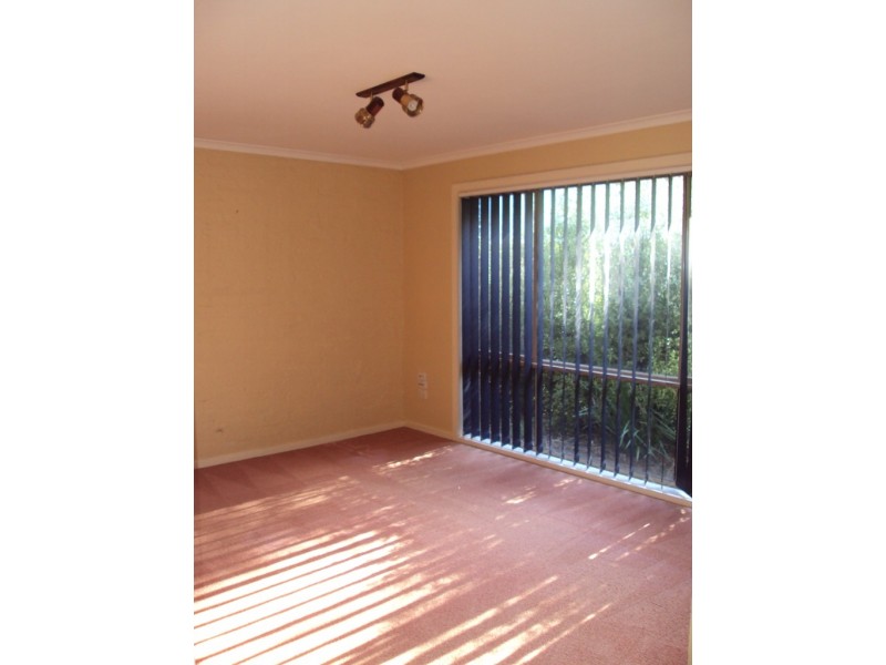 2/27 Bruce Street, Altona Meadows VIC 3028