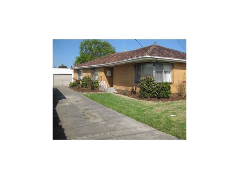 135 McIntosh Avenue, Altona North VIC 3025