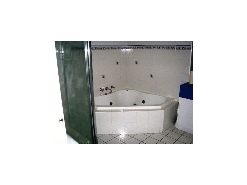 60 Whitesides Avenue, Sunshine West VIC 3020