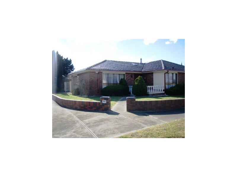 60 Whitesides Avenue, Sunshine West VIC 3020