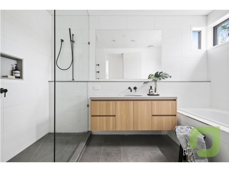 195 Buckley Street, Seddon VIC 3011