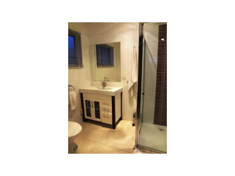 2a Beaumont Parade, West Footscray VIC 3012