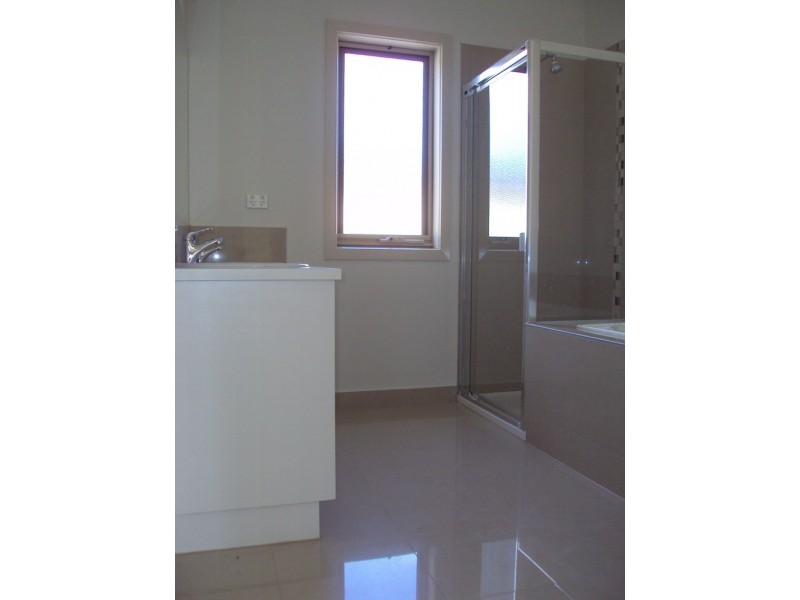 3/80 Westmoreland Road, Sunshine North VIC 3020