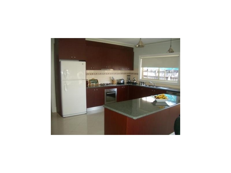 9 Angus Avenue, Newport VIC 3015