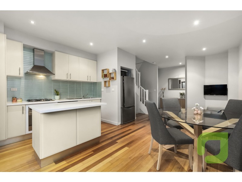 2/28 Millers Road, Brooklyn VIC 3012