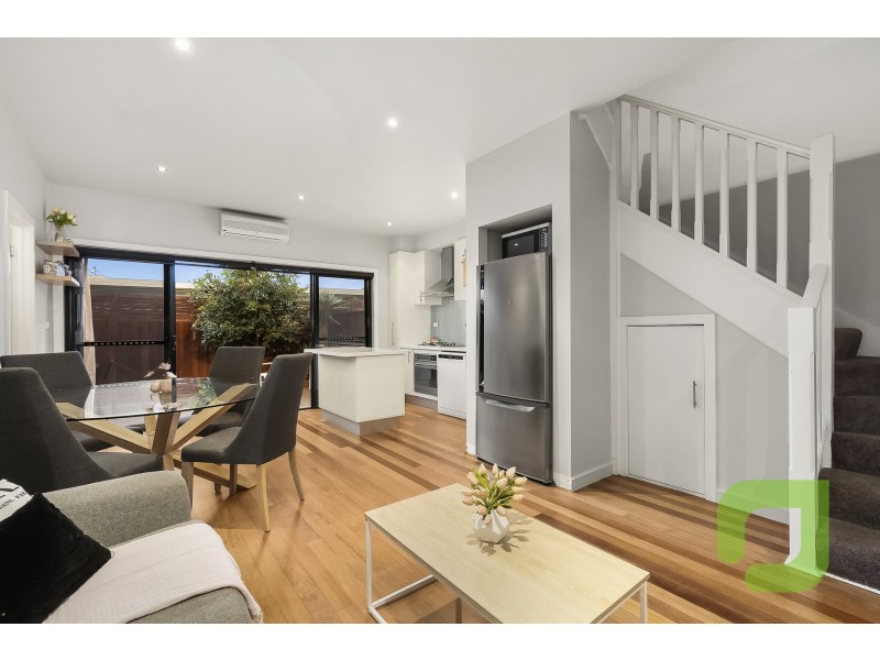 2/28 Millers Road, Brooklyn VIC 3012