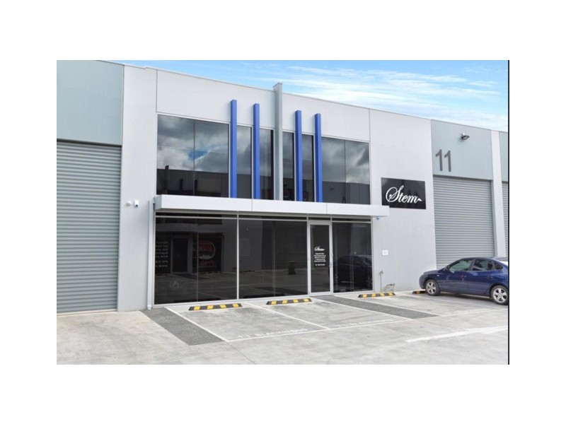 11 Blackwood Drive, Altona North VIC 3025