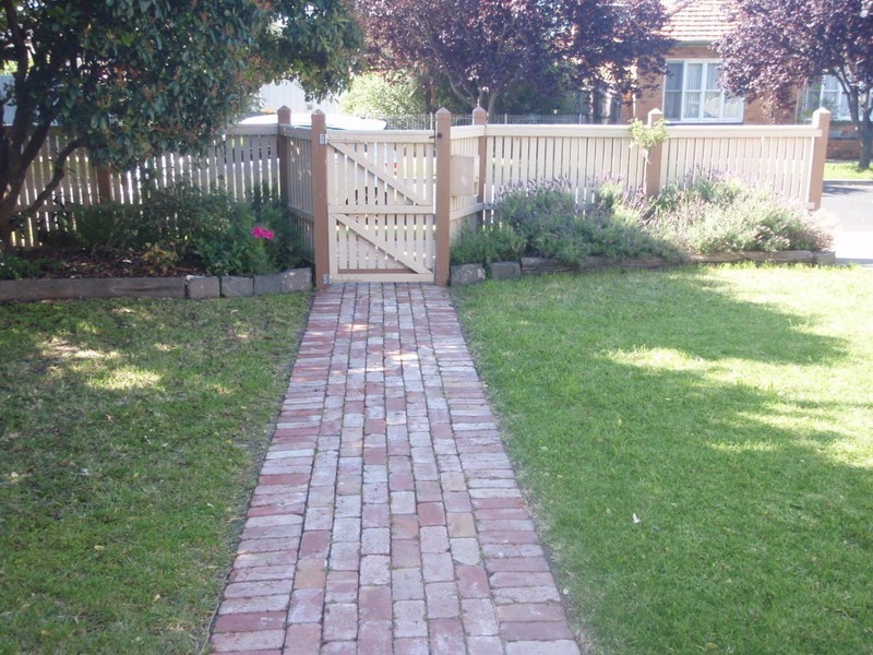 13 Wallace Street, Maidstone VIC 3012