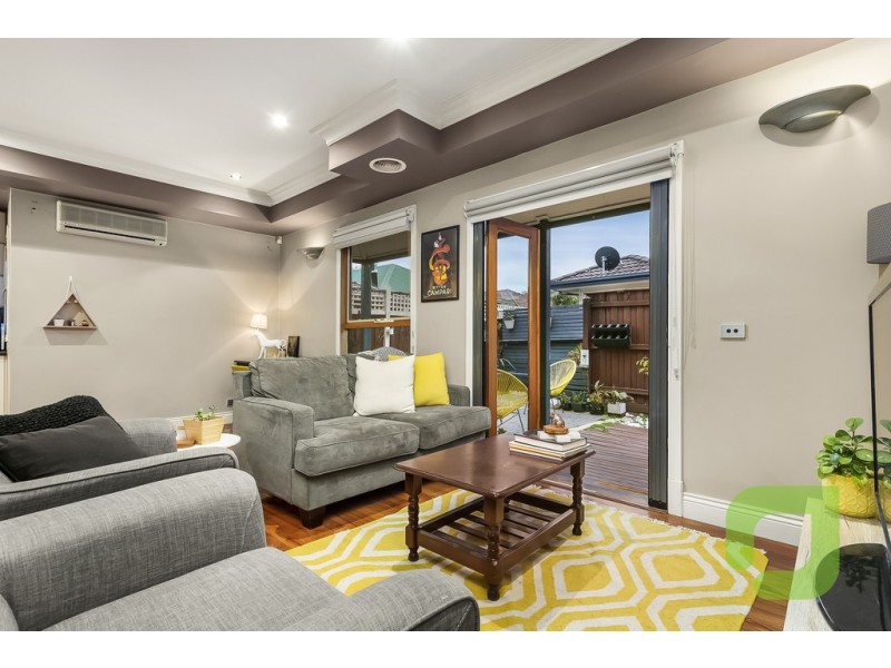2/604 Barkly Street, West Footscray VIC 3012