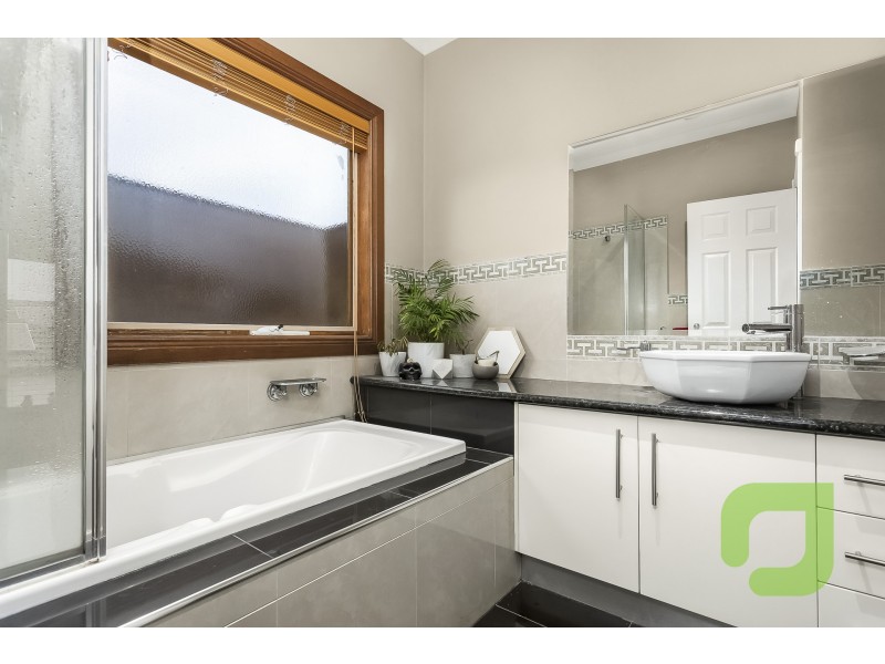 2/604 Barkly Street, West Footscray VIC 3012