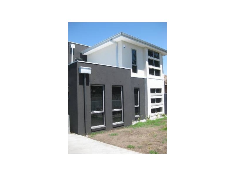 1/217 Woods Street, Newport VIC 3015