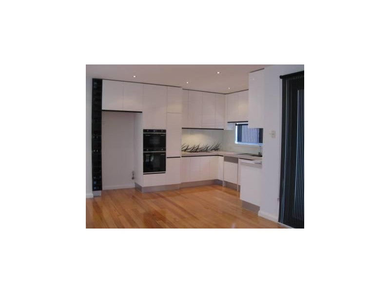 1/217 Woods Street, Newport VIC 3015