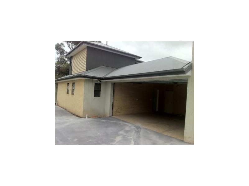 1/50 Conifer Avenue, Brooklyn VIC 3012