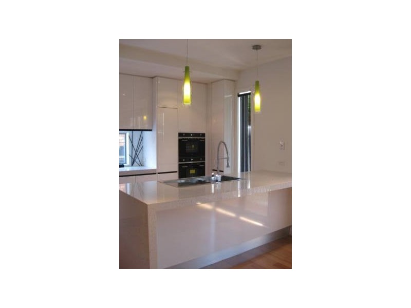 2/217 Woods Street, Newport VIC 3015
