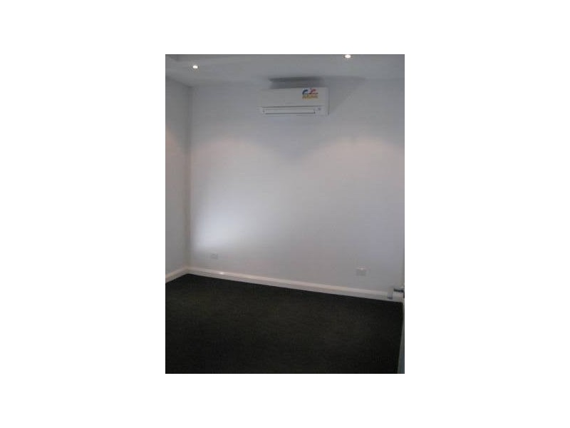 2/217 Woods Street, Newport VIC 3015