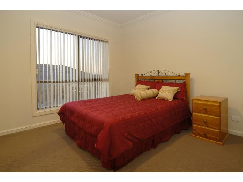 5 Middle Park Drive, Point Cook VIC 3030