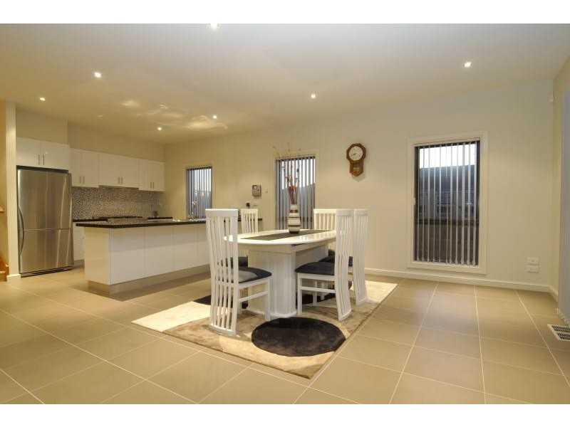 5 Middle Park Drive, Point Cook VIC 3030