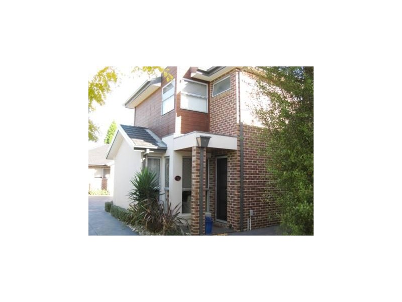2/31 Clyde Street, Newport VIC 3015