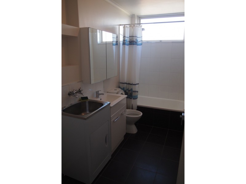 12/13 Alberta Street, West Footscray VIC 3012