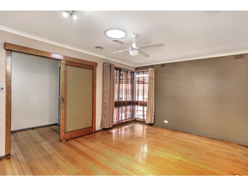 14 Gumtree Close, St Albans VIC 3021