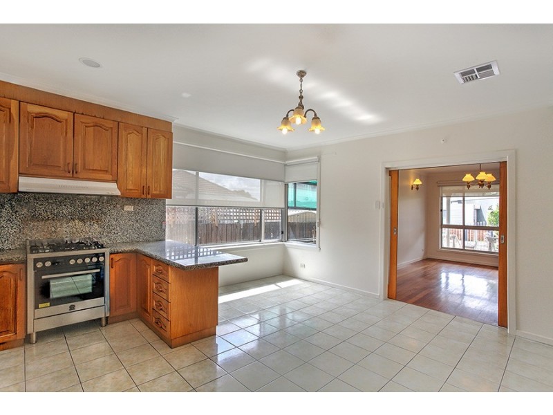 2 Margaret Street, Seddon VIC 3011