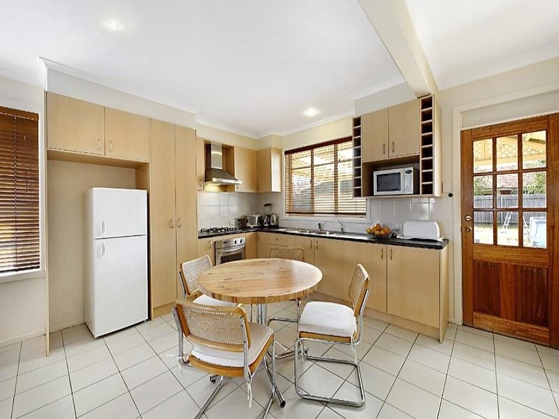 31 Ridge Drive, Avondale Heights VIC 3034