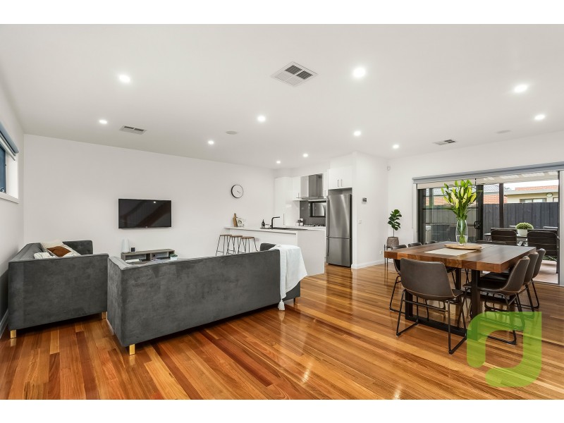 2/21 Mahon Ave, Altona North VIC 3025