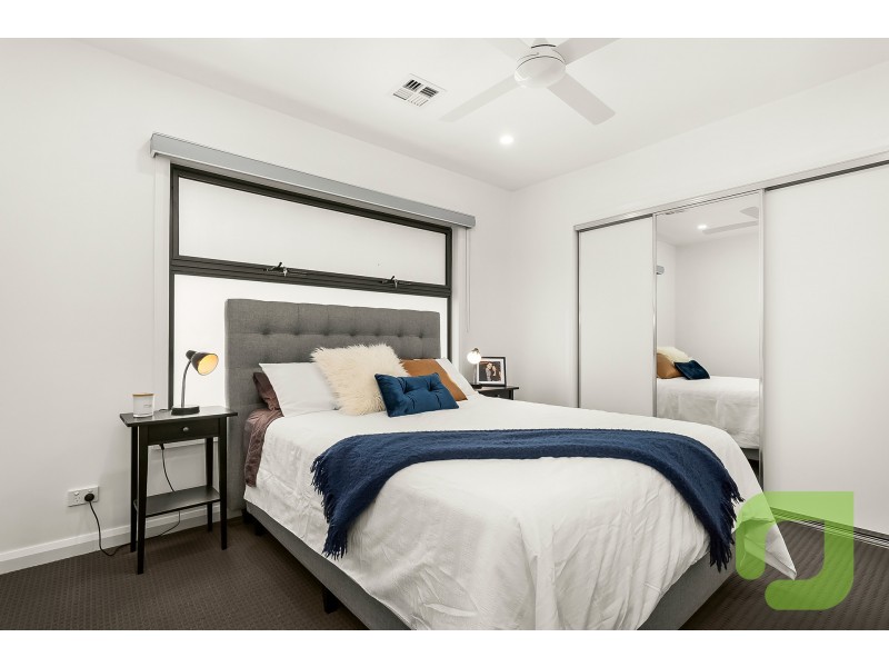 2/21 Mahon Ave, Altona North VIC 3025