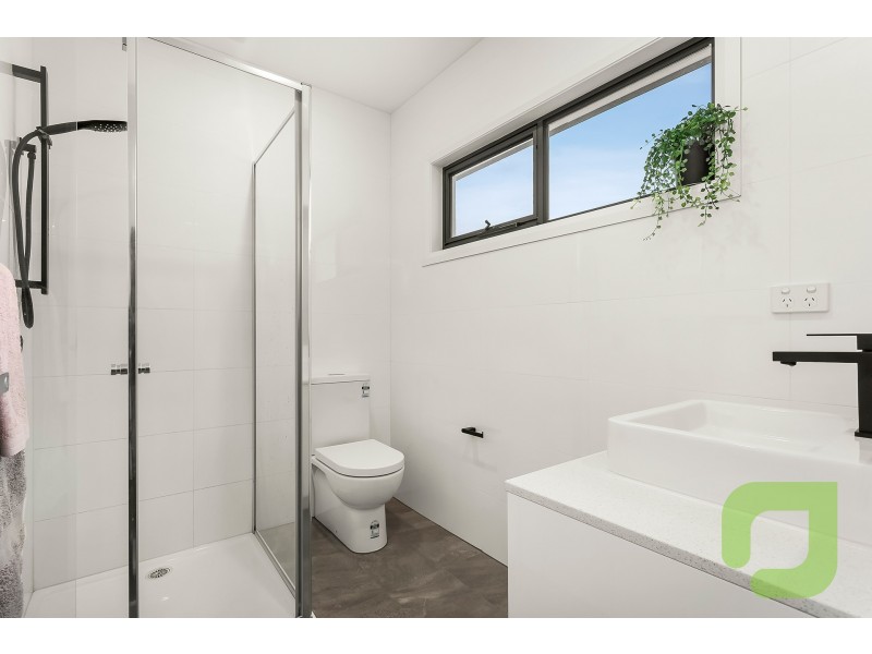 2/21 Mahon Ave, Altona North VIC 3025