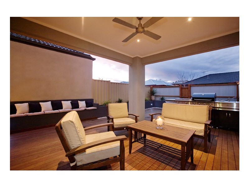 40 Central Park, Caroline Springs VIC 3023