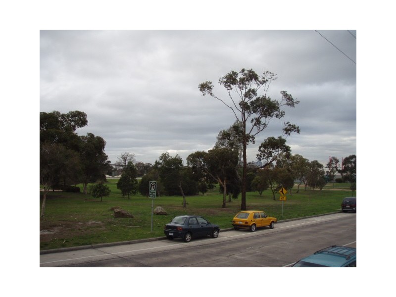 9 North Road, Newport VIC 3015