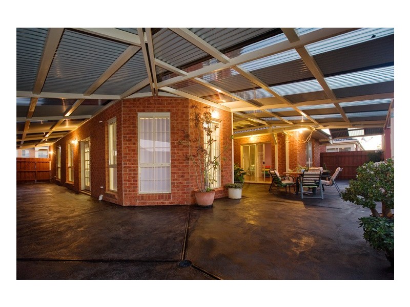 15 Tracey Street, Werribee VIC 3030