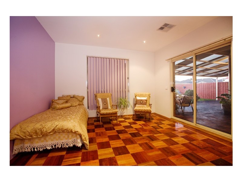 15 Tracey Street, Werribee VIC 3030