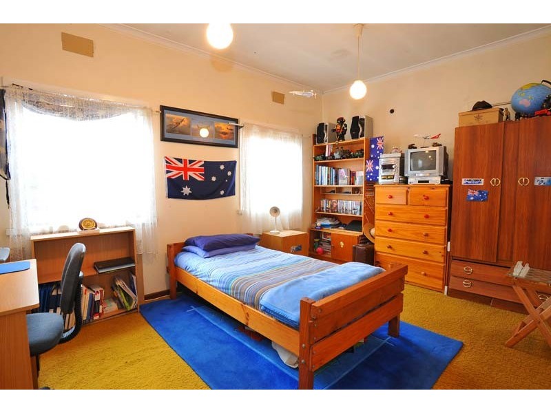 60 Kernot Street, South Kingsville VIC 3015