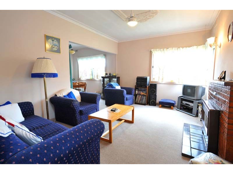 60 Kernot Street, South Kingsville VIC 3015