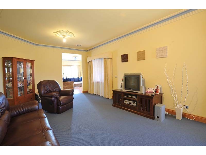 13 Prospector Drive, Cairnlea VIC 3023