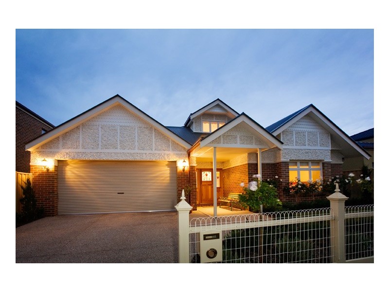 4 Alma Lane, Caroline Springs VIC 3023
