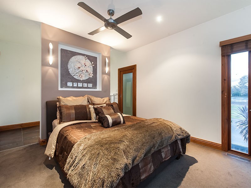 2B Truman Street, South Kingsville VIC 3015