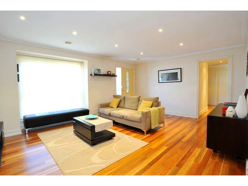 2/7 Gordon Street, Newport VIC 3015