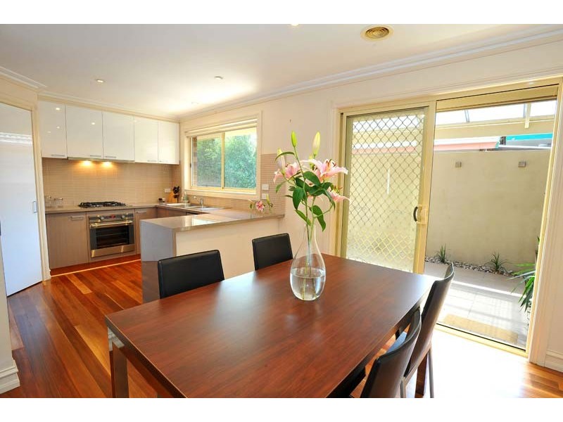 2/7 Gordon Street, Newport VIC 3015