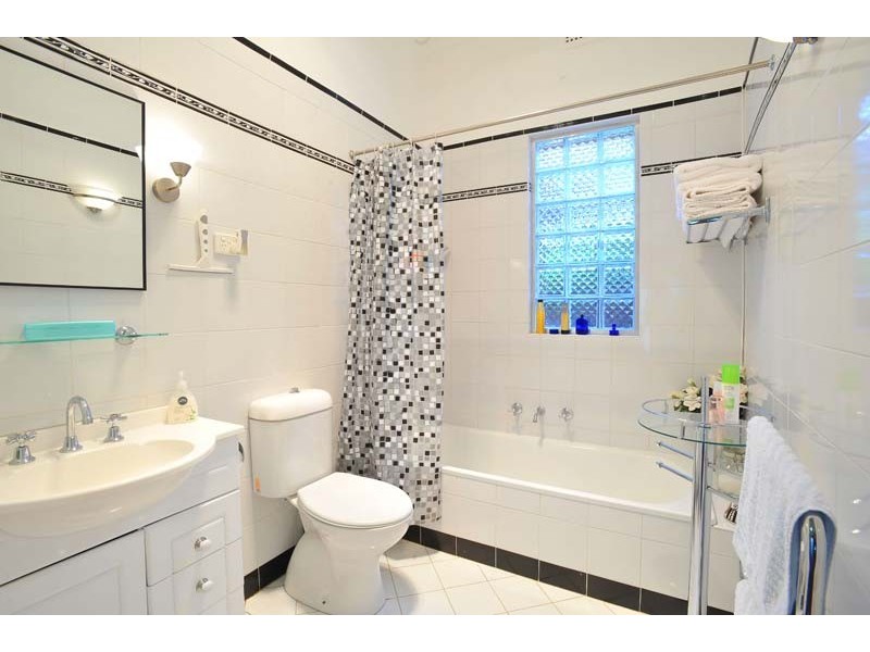 263 Douglas Parade, Newport VIC 3015